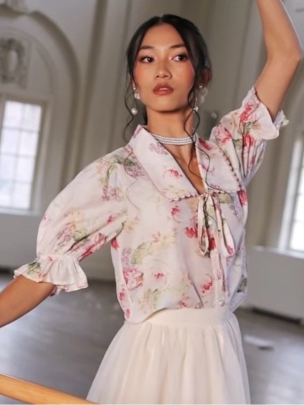 Ivy City Co Elisa floral peasant collar feminine floral bow blouse size large